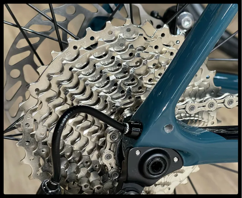 Giant Defy Advanced 2 Large Deep Lake 2022-5